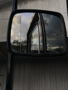 Gas rearview mirror